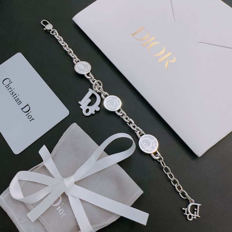 chr1st1an D10r bracelets